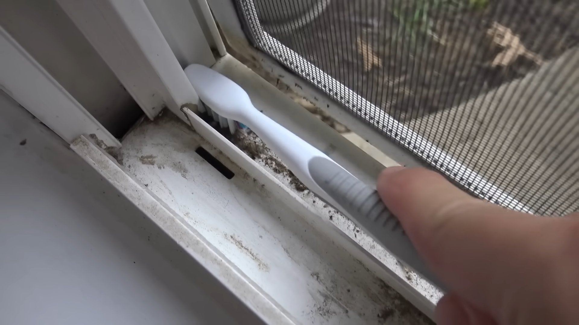 Clean Window Tracks Easily