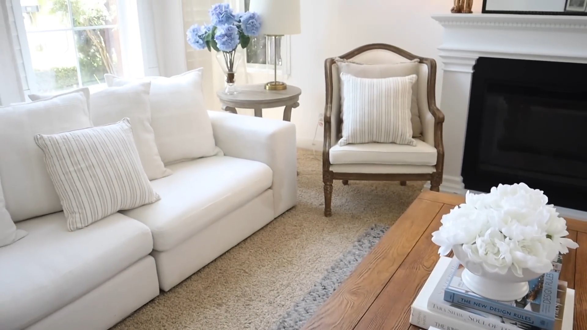 Fast living room cleaning