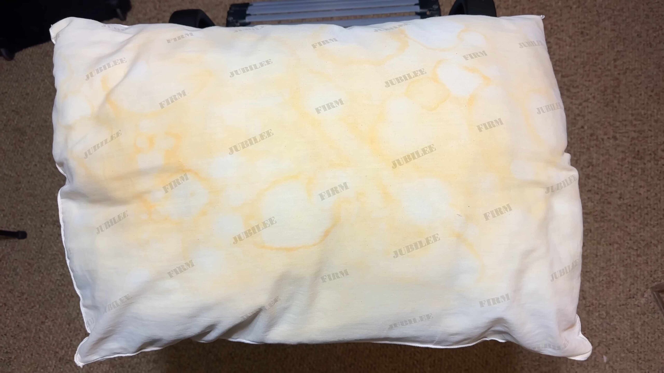Whiten Pillows at Home Easily